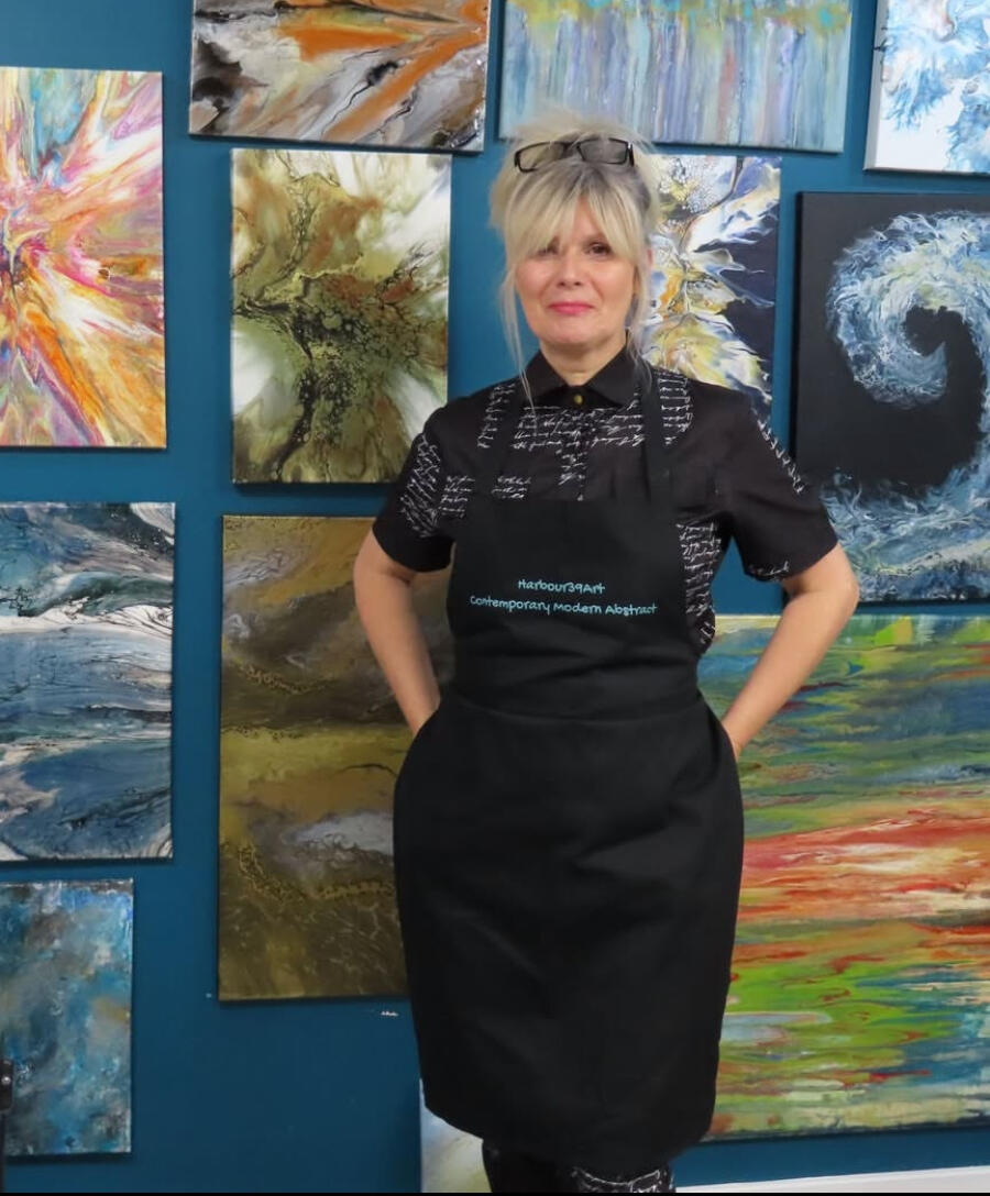 Hi, I’m Sandra. I am a contemporary abstract and fluid artist based in a picturesque fishing village in Scotland. My surroundings deeply inspire my art, as the vibrant colors and tranquil rhythms of the sea and landscapes infuse my work with a sense of place and emotion.